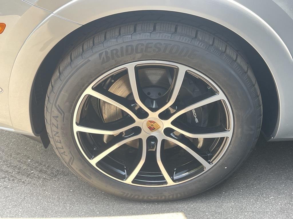 new 2025 Porsche Cayenne car, priced at $108,035