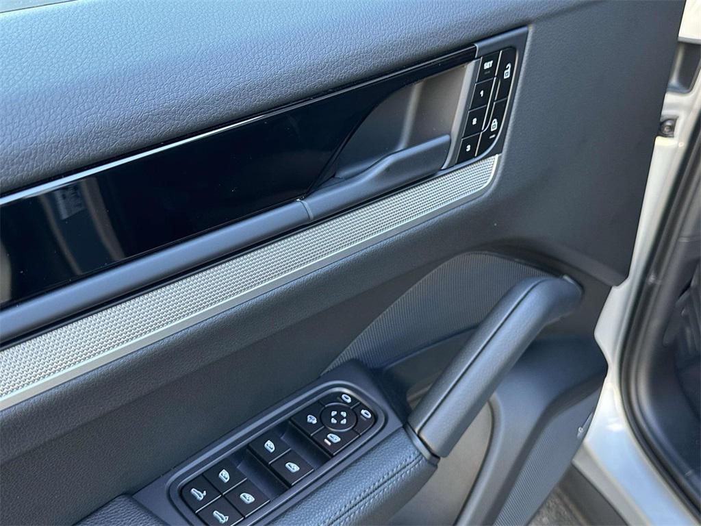 new 2026 Porsche Cayenne car, priced at $113,670