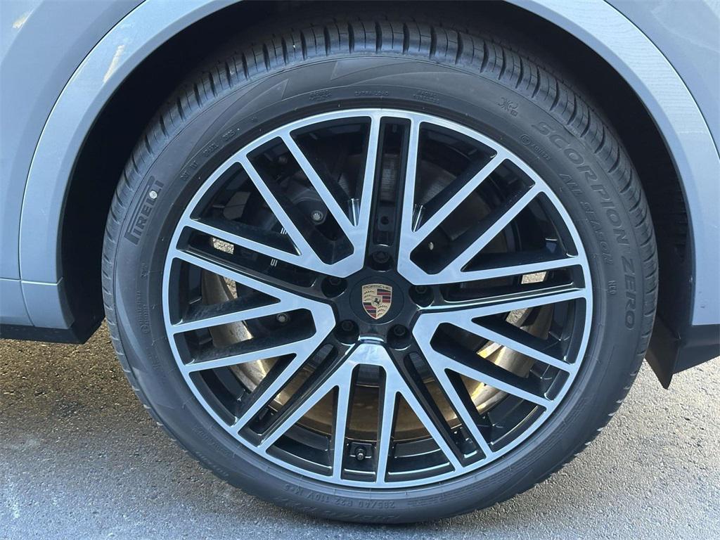 new 2026 Porsche Cayenne car, priced at $113,670