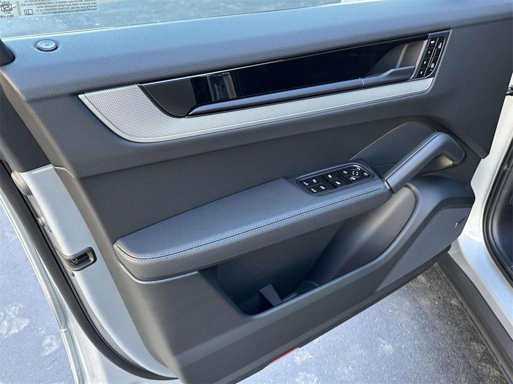 new 2026 Porsche Cayenne car, priced at $113,670