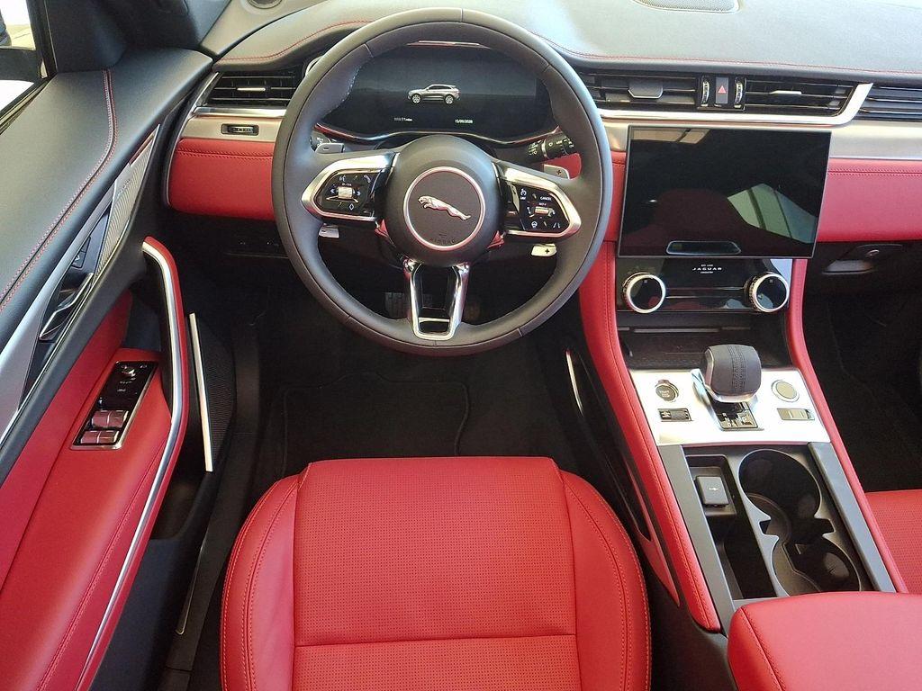Jaguar F-Pace view 9