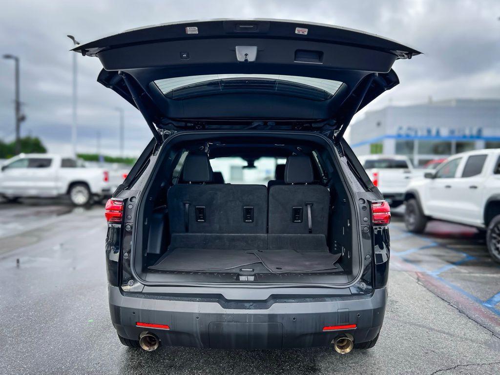 used 2023 Chevrolet Traverse car, priced at $24,995