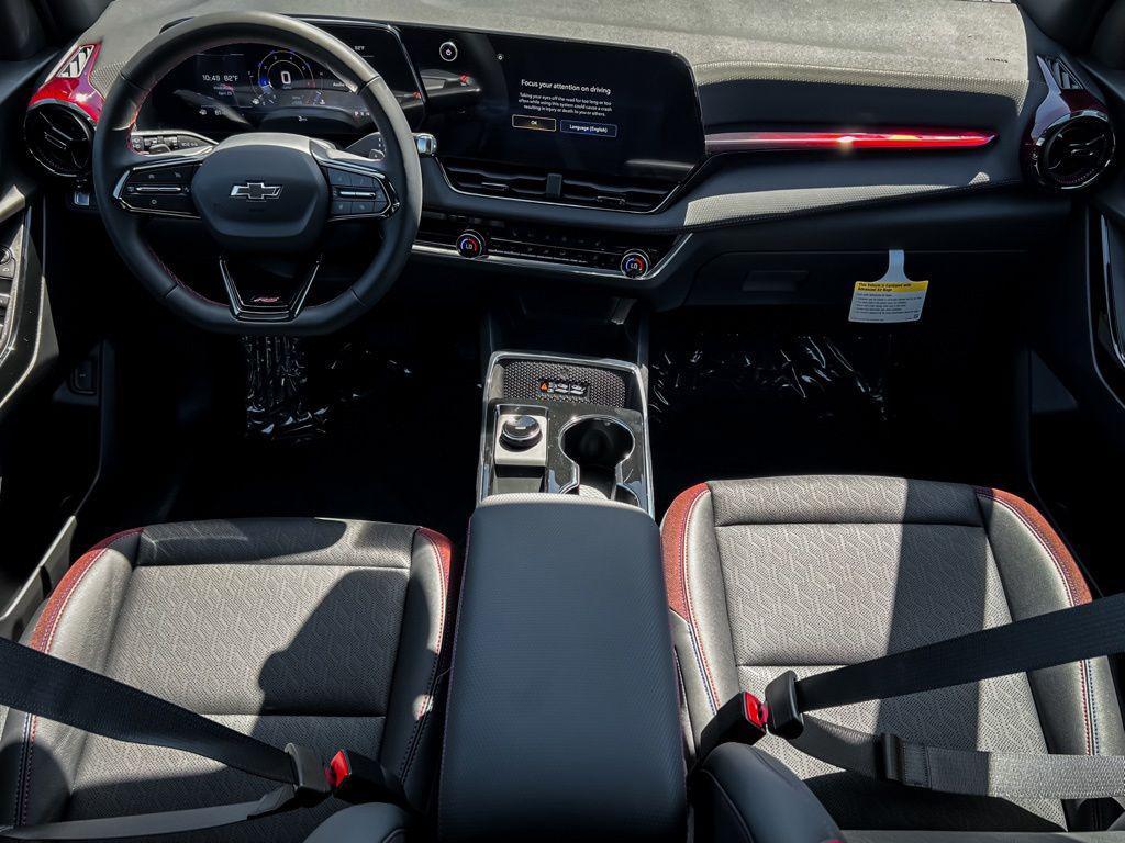 new 2026 Chevrolet Equinox car, priced at $33,390