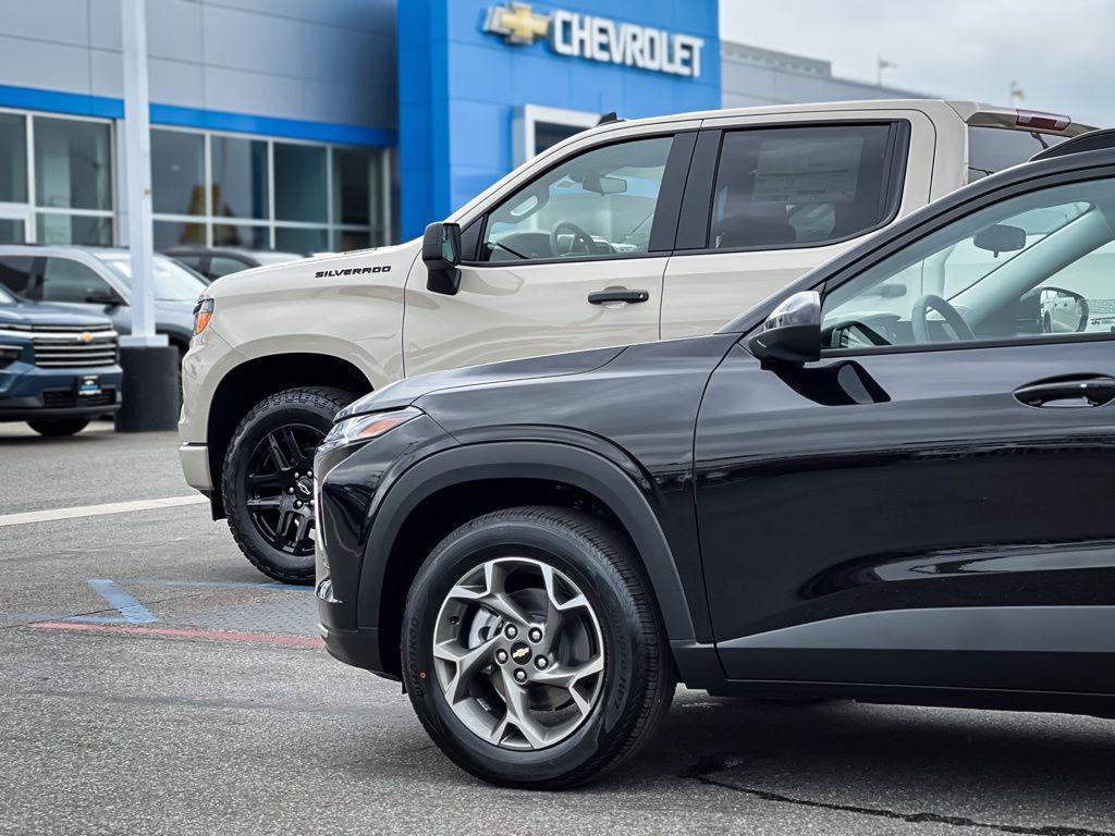 new 2026 Chevrolet Trax car, priced at $25,090