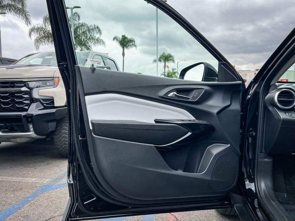 new 2026 Chevrolet Trax car, priced at $25,090