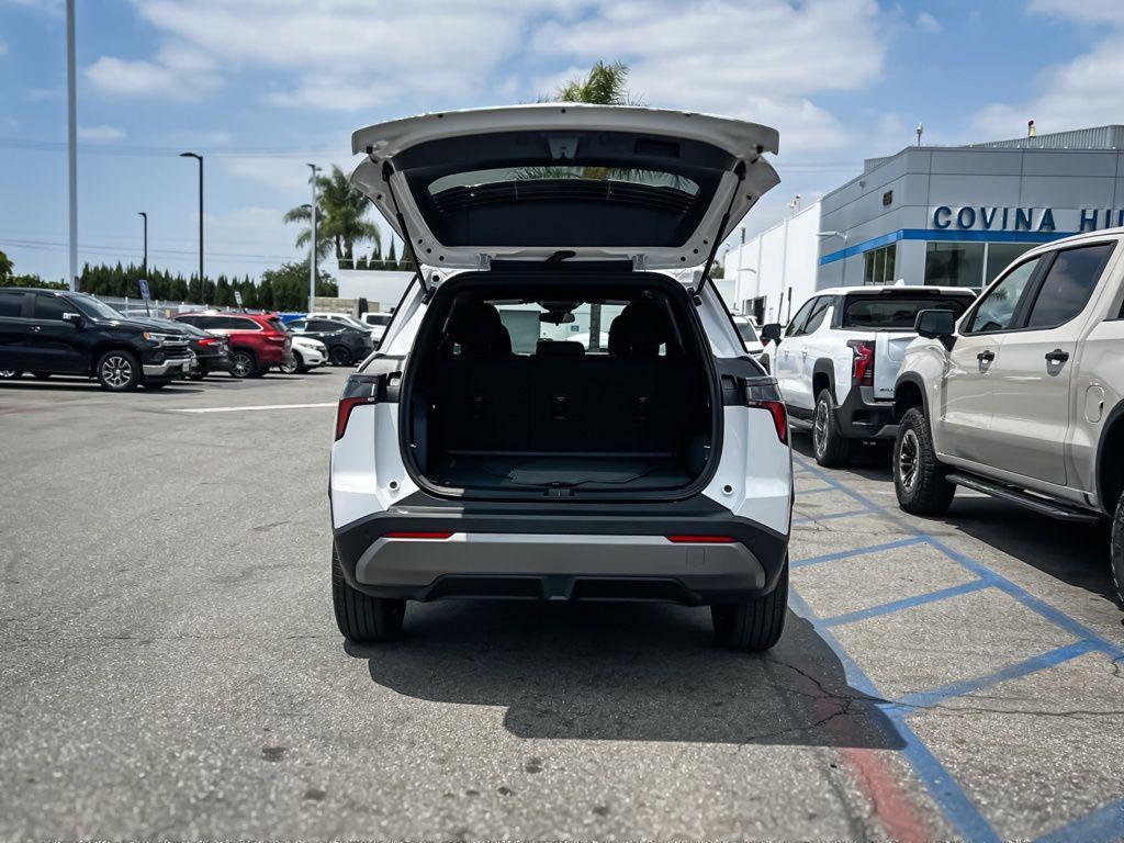 new 2026 Chevrolet Equinox car, priced at $27,695