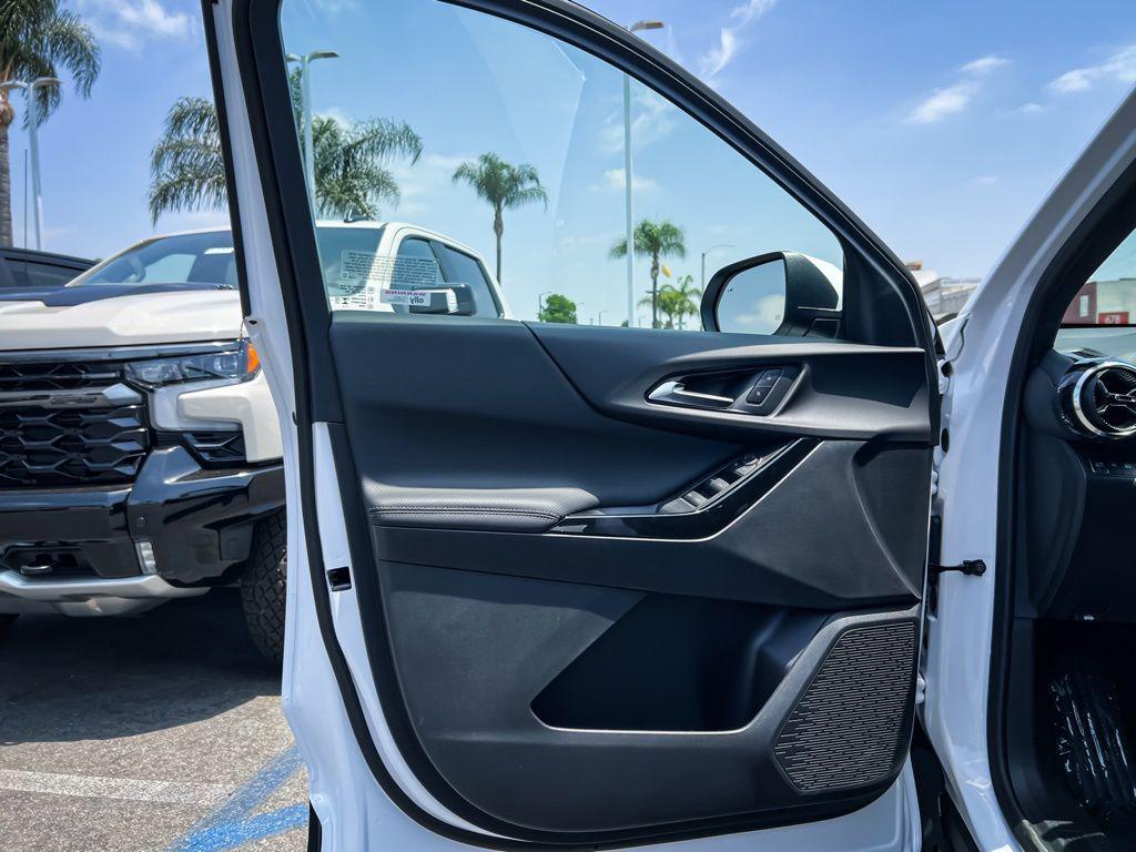 new 2026 Chevrolet Equinox car, priced at $27,695