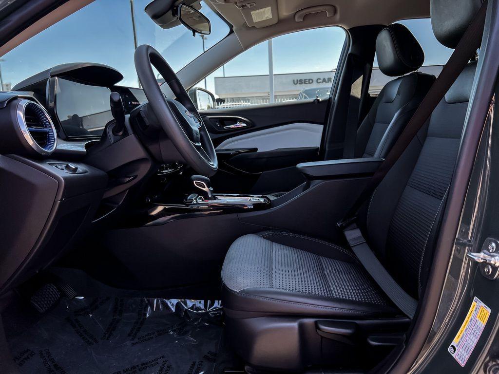 used 2025 Chevrolet Trax car, priced at $18,495