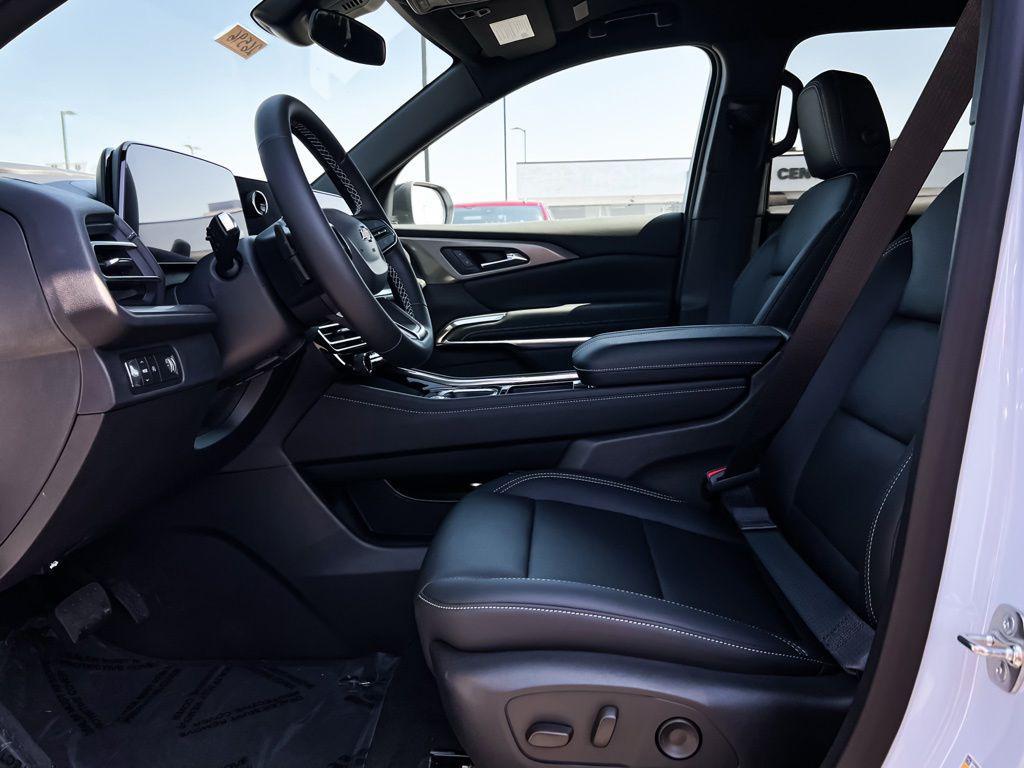 new 2026 Chevrolet Traverse car, priced at $46,420