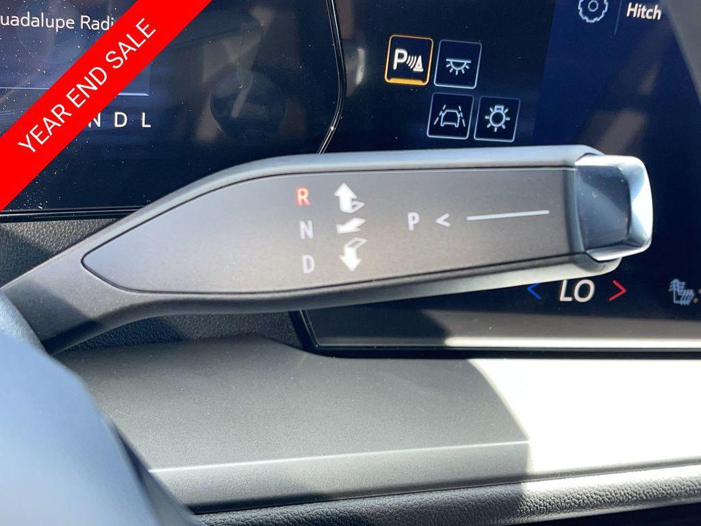 new 2025 Chevrolet Traverse car, priced at $40,220