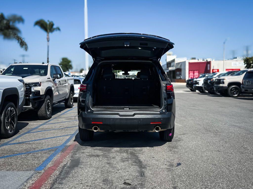 used 2023 Chevrolet Traverse car, priced at $27,995