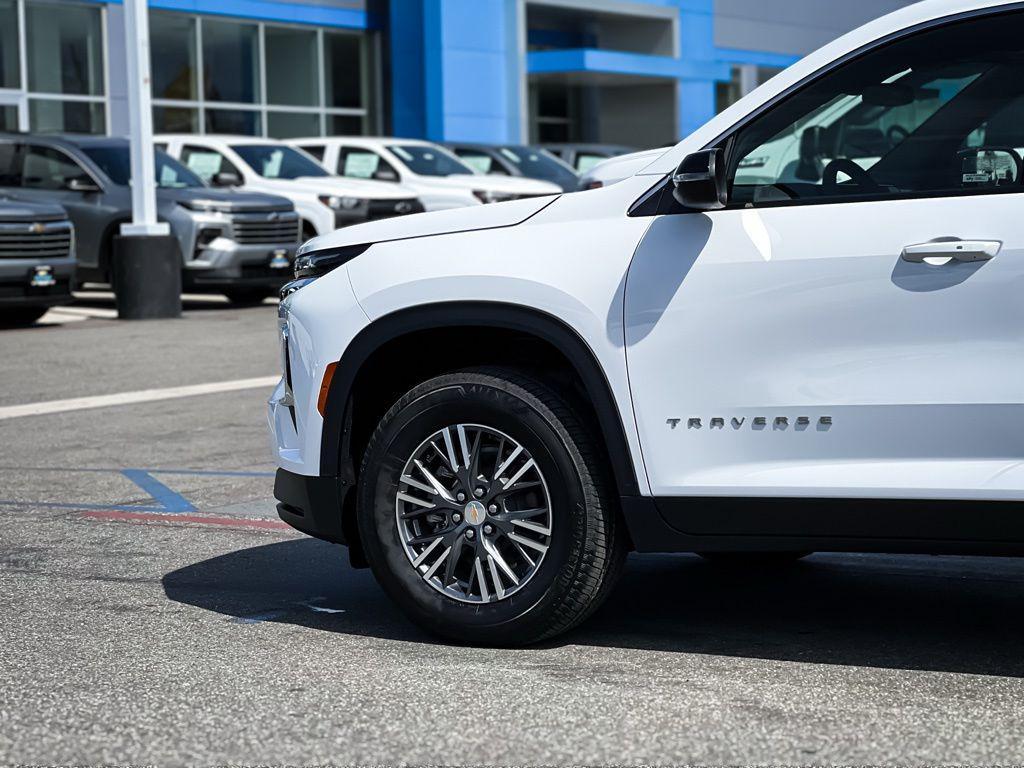new 2026 Chevrolet Traverse car, priced at $41,390
