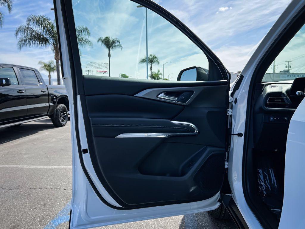 new 2026 Chevrolet Traverse car, priced at $41,390