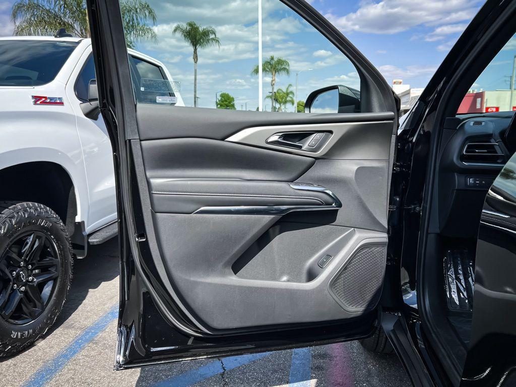 new 2026 Chevrolet Traverse car, priced at $41,390
