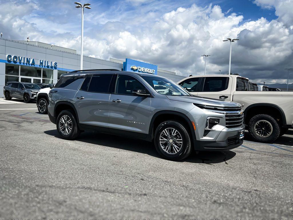 new 2026 Chevrolet Traverse car, priced at $41,095