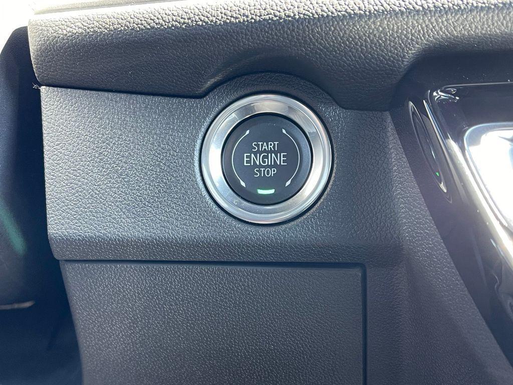 new 2025 Chevrolet Traverse car, priced at $45,995