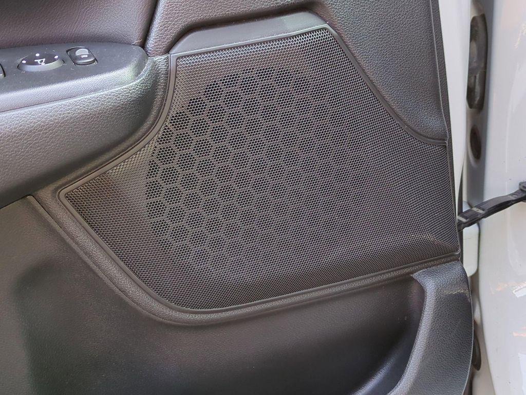 2018 White Diamond Pearl Honda CR-V