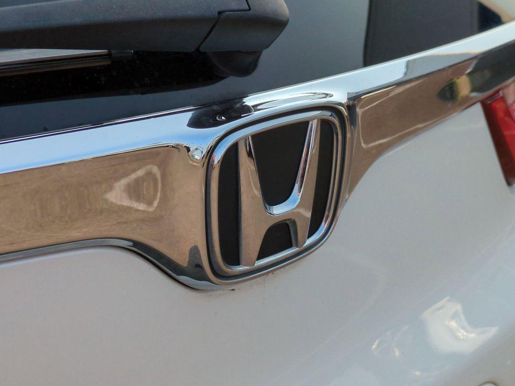 2018 White Diamond Pearl Honda CR-V