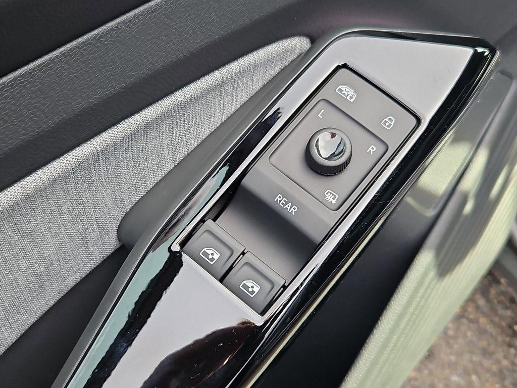 new 2025 Volkswagen ID.4 car, priced at $40,771