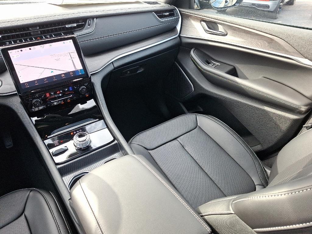 new 2025 Jeep Grand Cherokee car, priced at $56,709