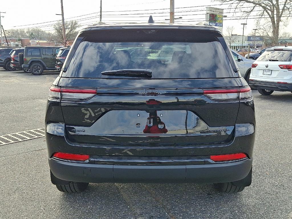 new 2025 Jeep Grand Cherokee car, priced at $56,709