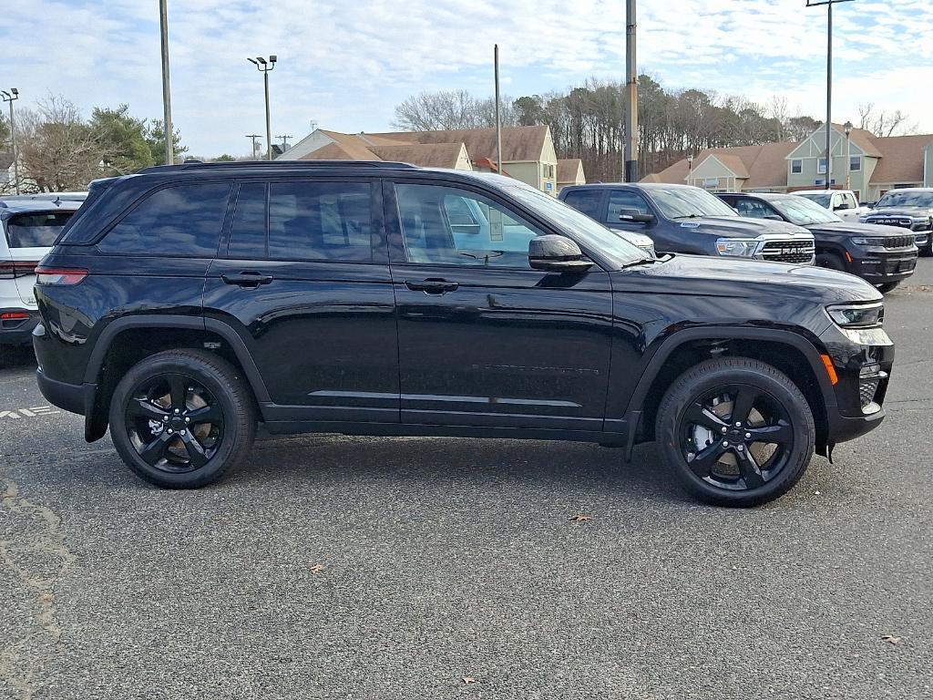 new 2025 Jeep Grand Cherokee car, priced at $56,709