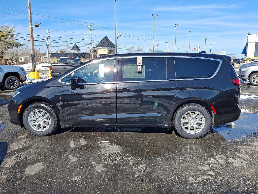 new 2026 Chrysler Pacifica car, priced at $43,539