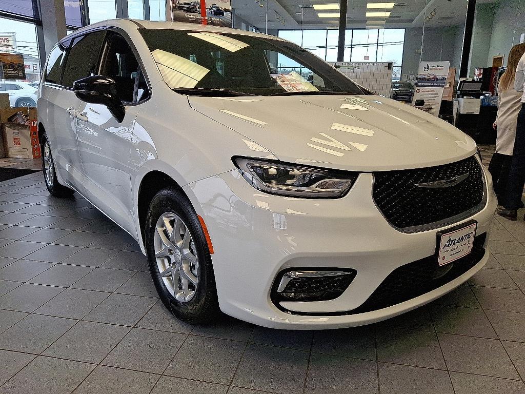 new 2026 Chrysler Pacifica car, priced at $43,539
