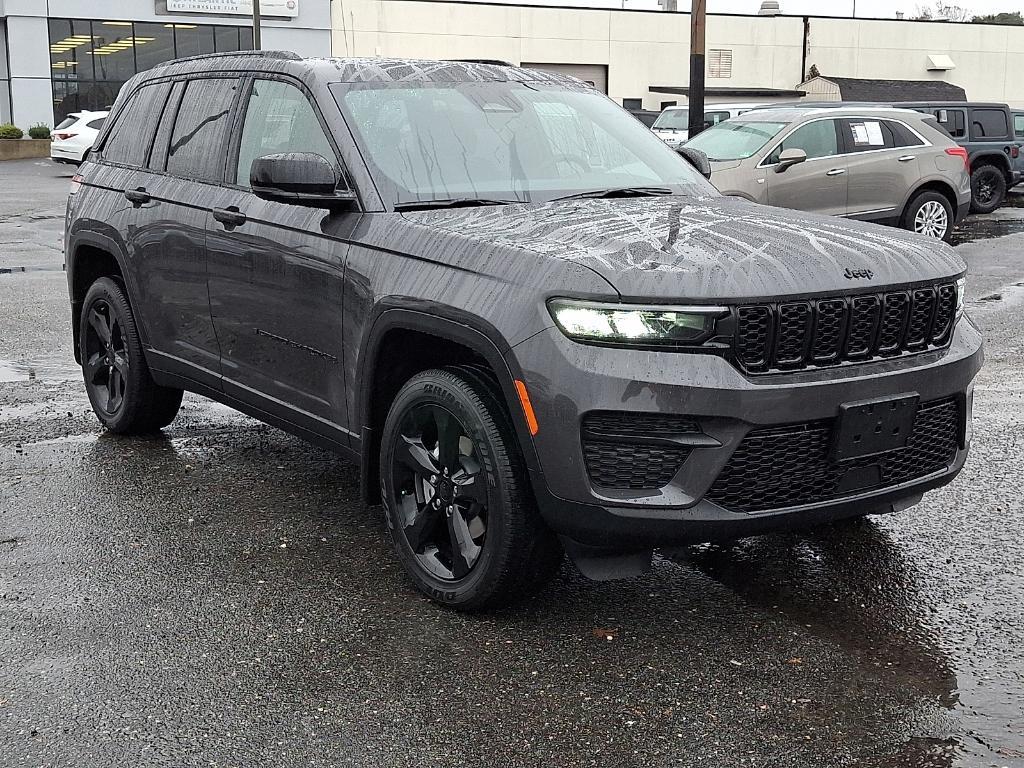 new 2025 Jeep Grand Cherokee car, priced at $47,149