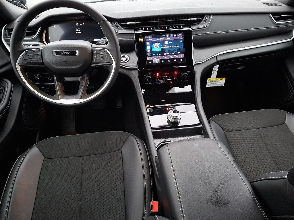 new 2025 Jeep Grand Cherokee car, priced at $47,149