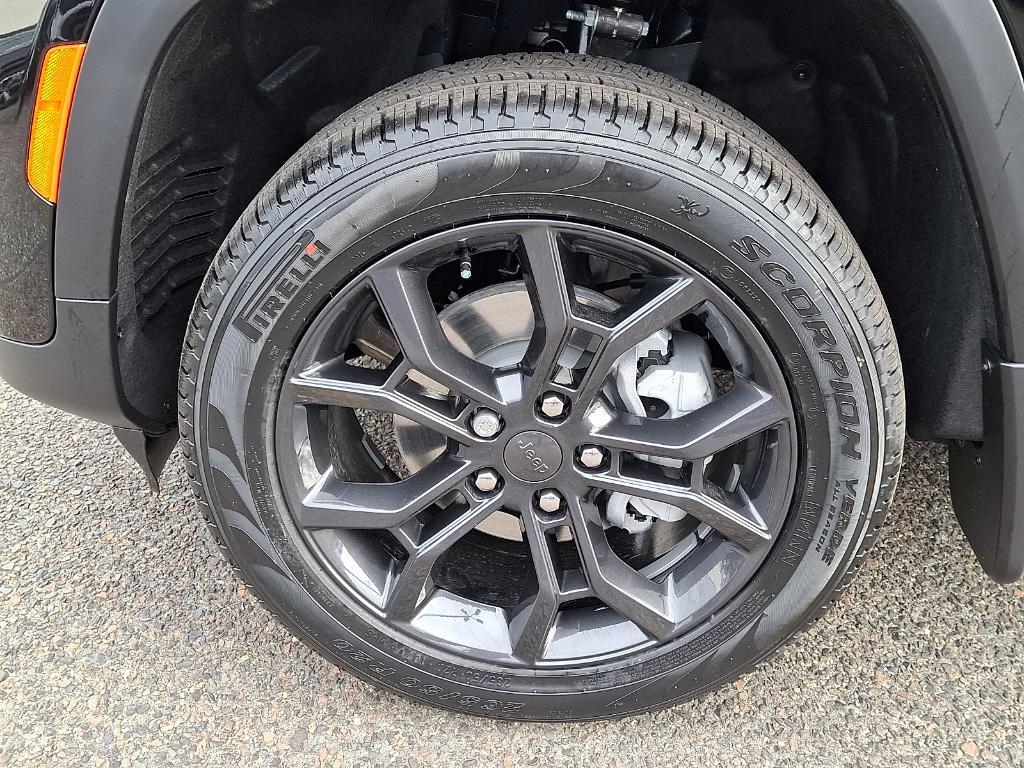 new 2025 Jeep Grand Cherokee car, priced at $52,509