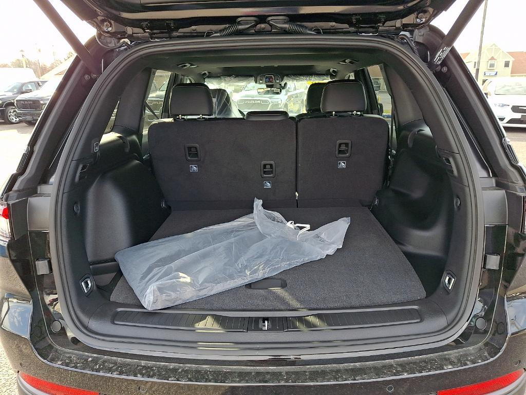 new 2026 Jeep Grand Cherokee car, priced at $46,569