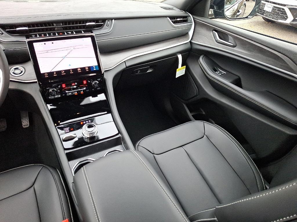 new 2025 Jeep Grand Cherokee car, priced at $52,509