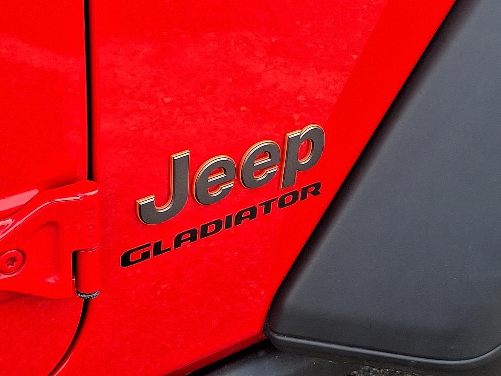 used 2022 Jeep Gladiator car, priced at $35,495