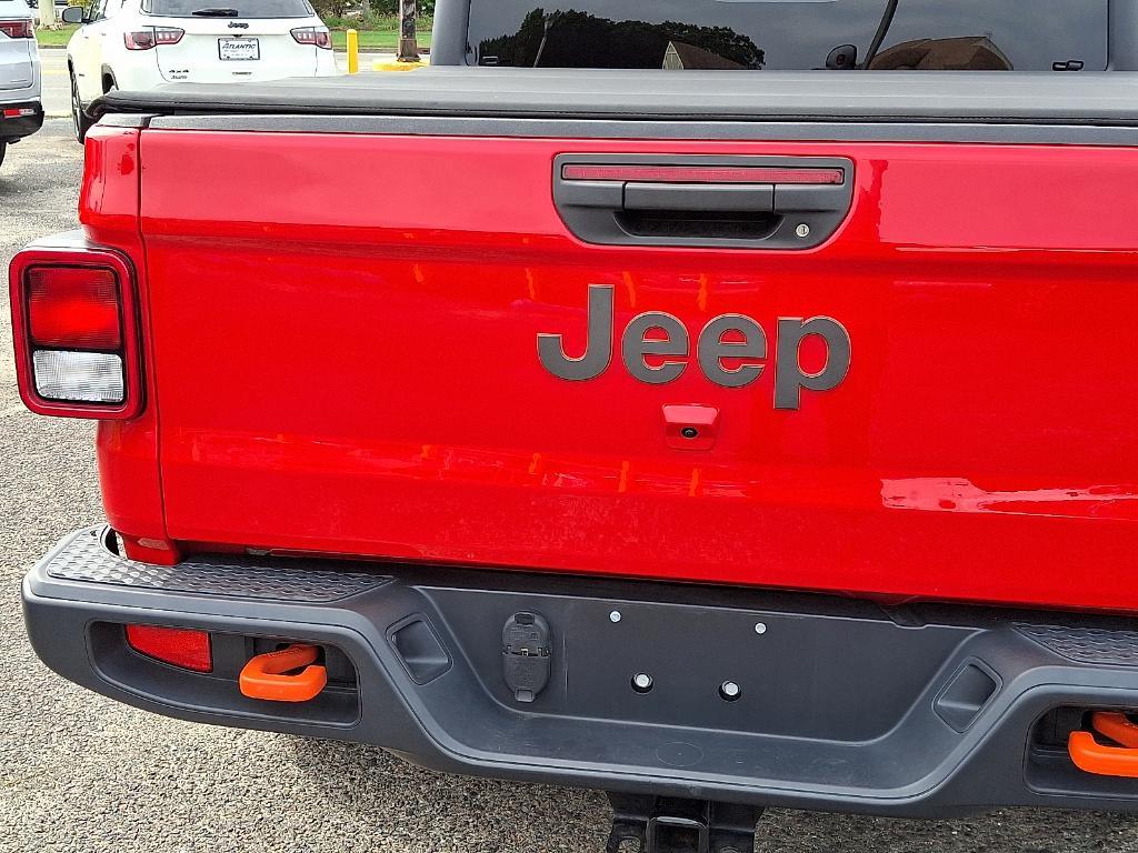 used 2022 Jeep Gladiator car, priced at $35,495