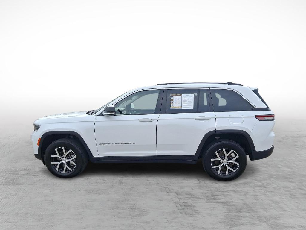 used 2023 Jeep Grand Cherokee car, priced at $33,094