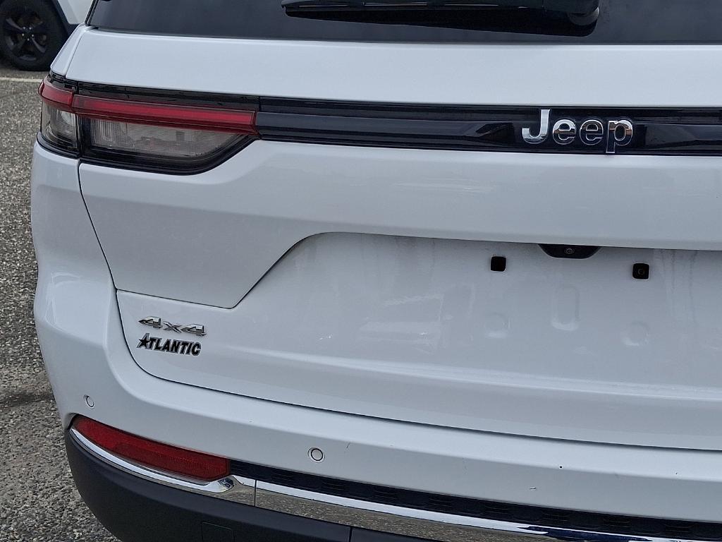 used 2023 Jeep Grand Cherokee car, priced at $33,094