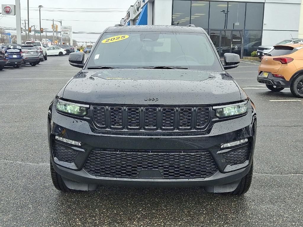 new 2025 Jeep Grand Cherokee car, priced at $51,009