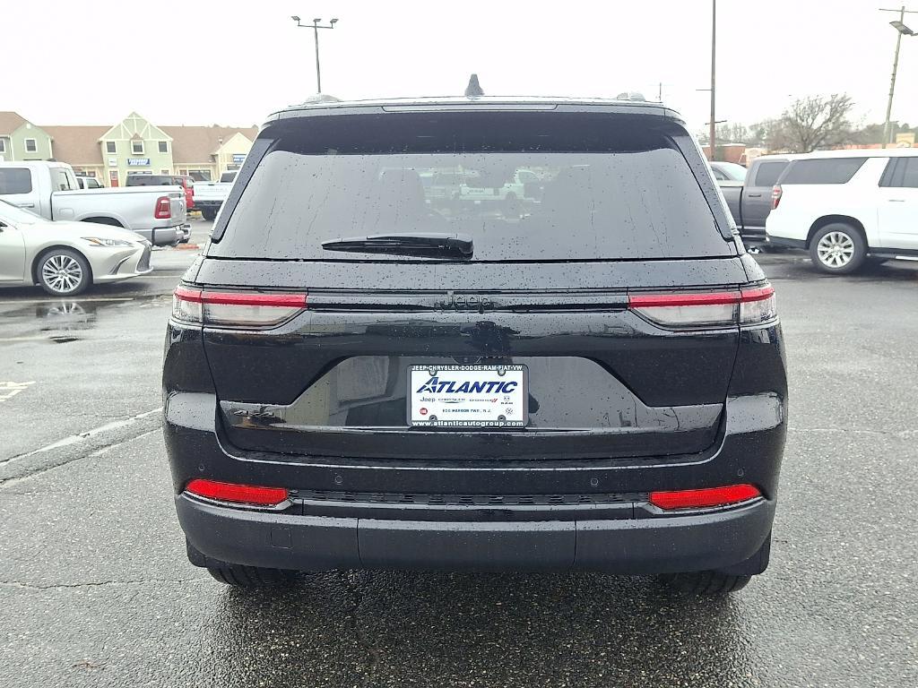 new 2025 Jeep Grand Cherokee car, priced at $51,009