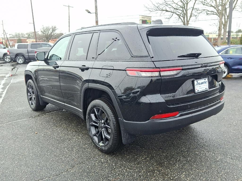 new 2025 Jeep Grand Cherokee car, priced at $51,009