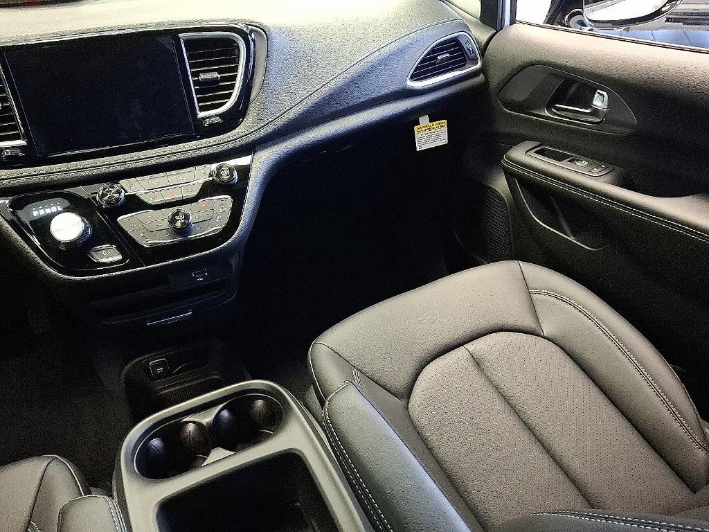 new 2026 Chrysler Pacifica car, priced at $44,234