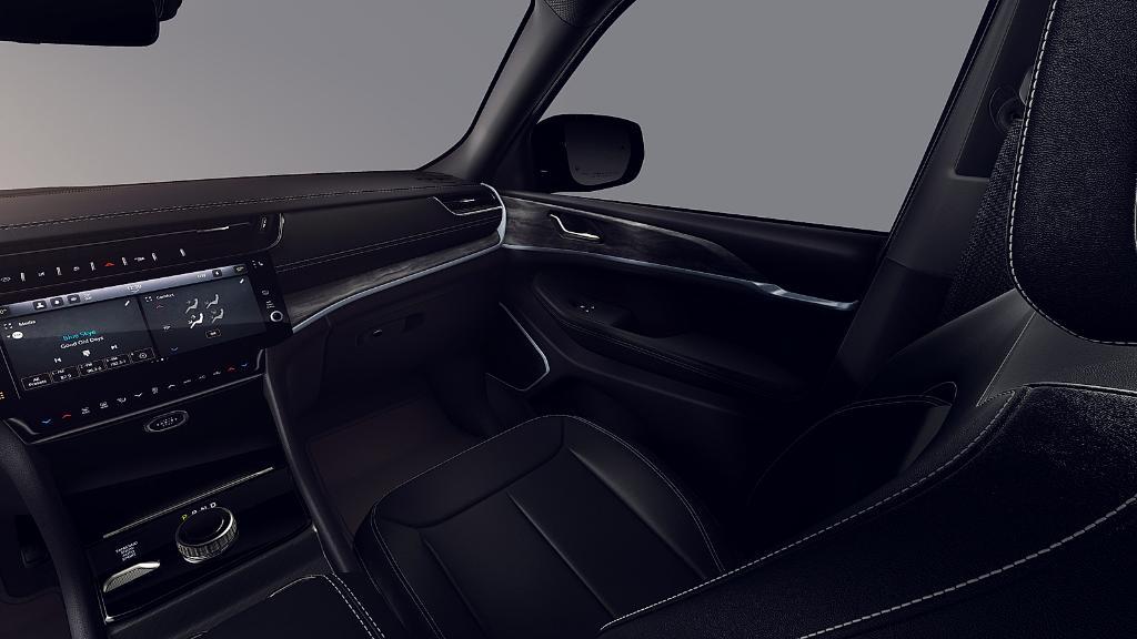 new 2026 Jeep Grand Cherokee car, priced at $49,679