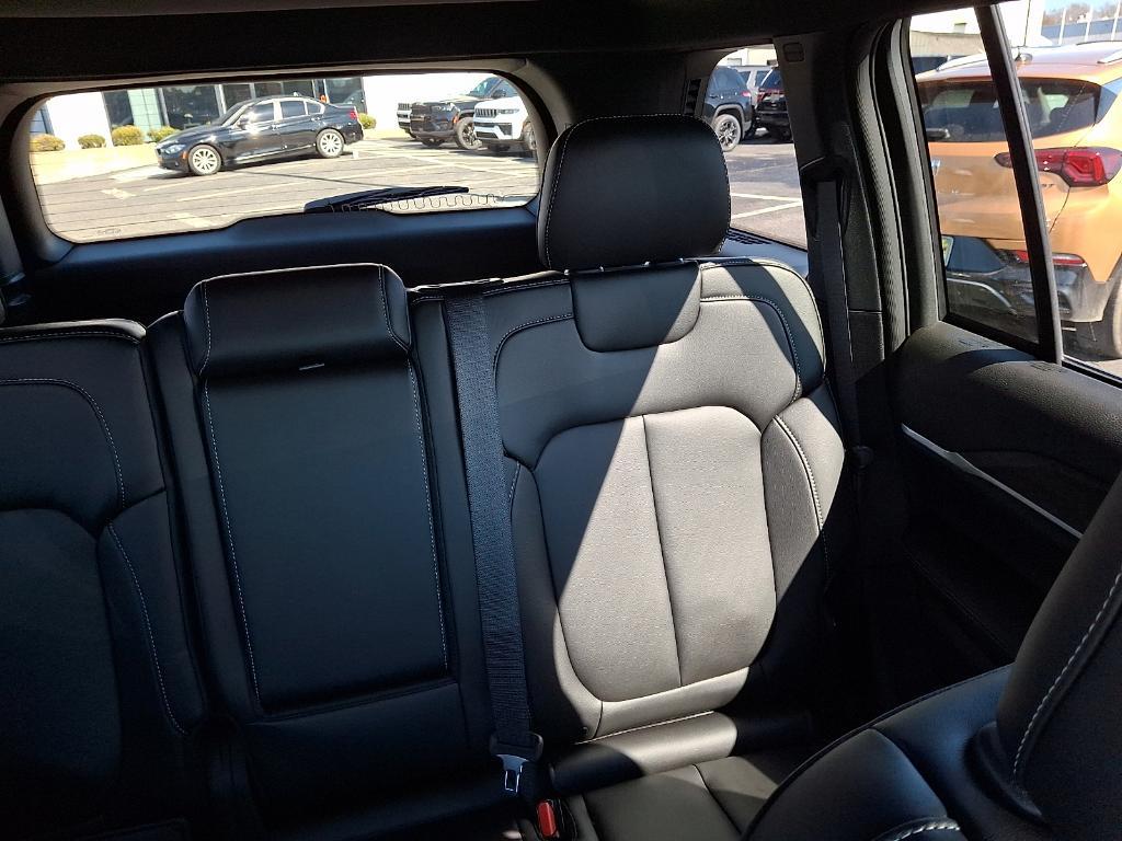 new 2026 Jeep Grand Cherokee car, priced at $49,624