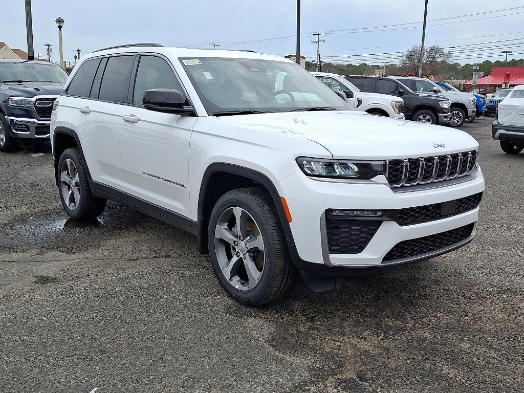 new 2026 Jeep Grand Cherokee car, priced at $48,609