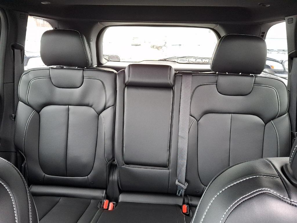 new 2026 Jeep Grand Cherokee car, priced at $48,609