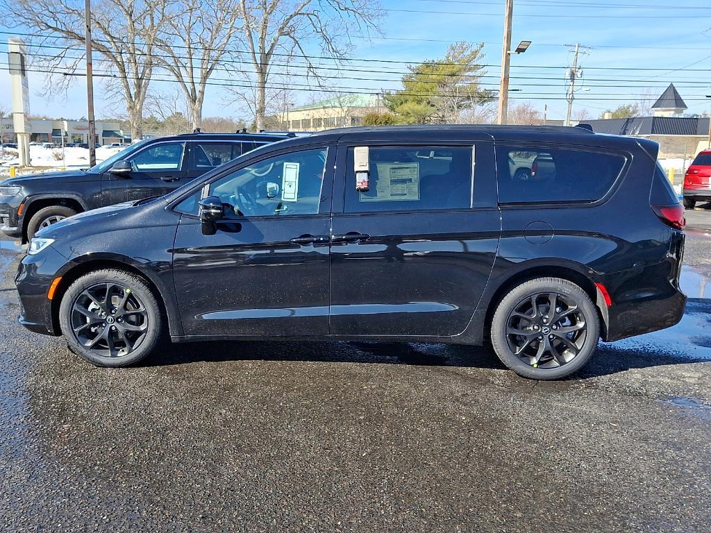 new 2026 Chrysler Pacifica car, priced at $45,784