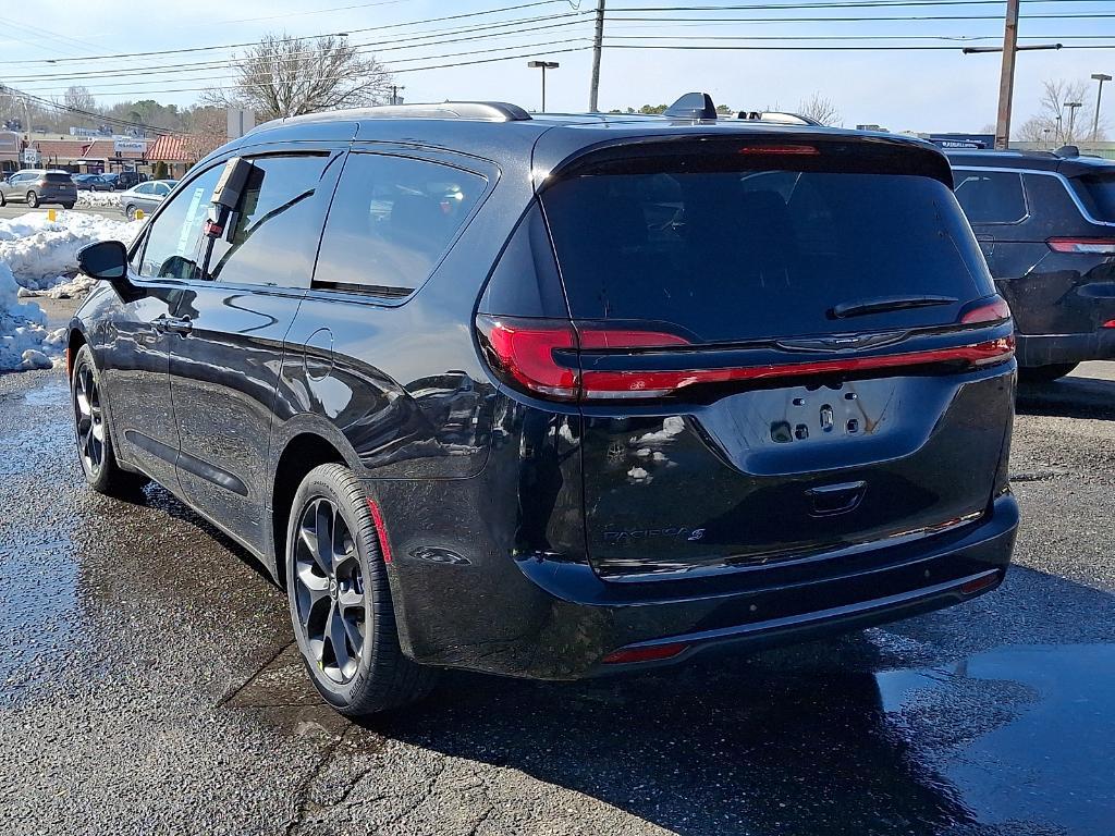 new 2026 Chrysler Pacifica car, priced at $45,784