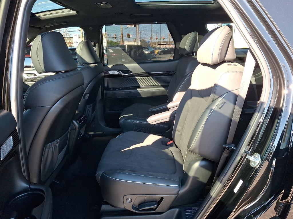 used 2024 Hyundai Palisade car, priced at $42,094