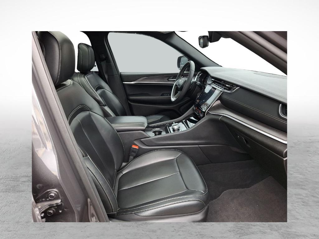 used 2024 Jeep Grand Cherokee car, priced at $37,900