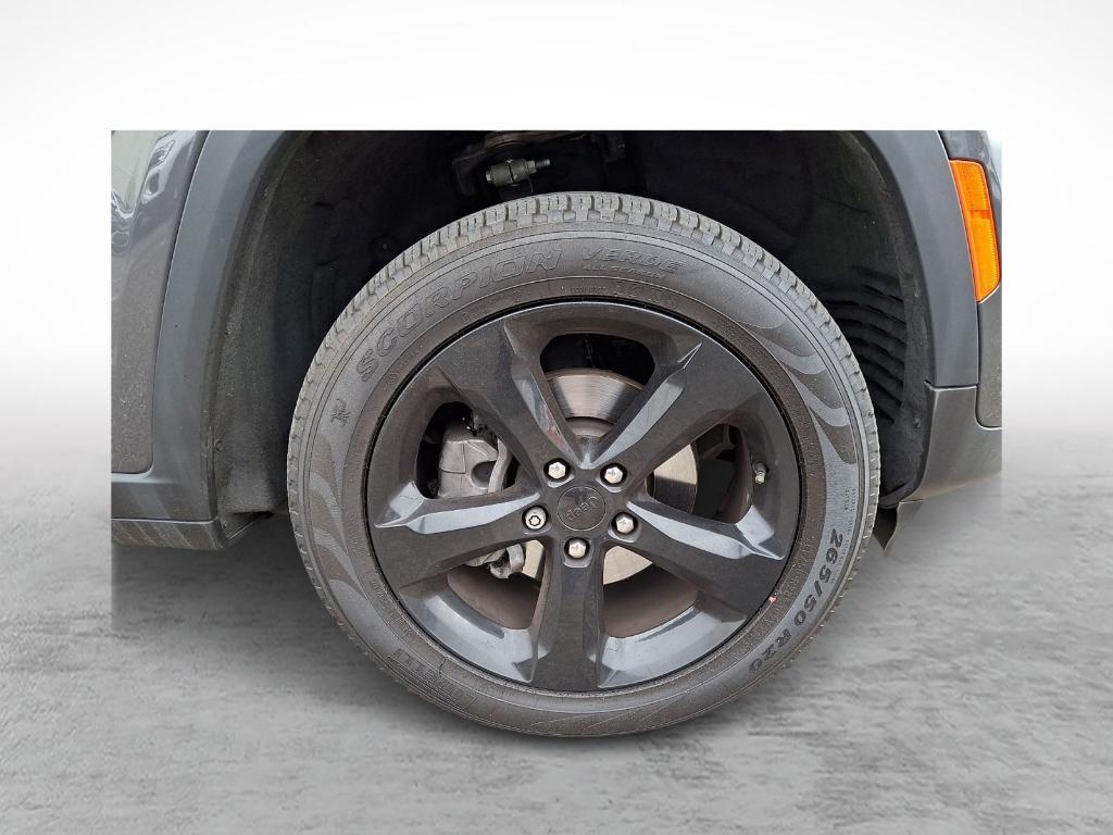 used 2024 Jeep Grand Cherokee car, priced at $37,900